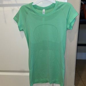 Lululemon green top